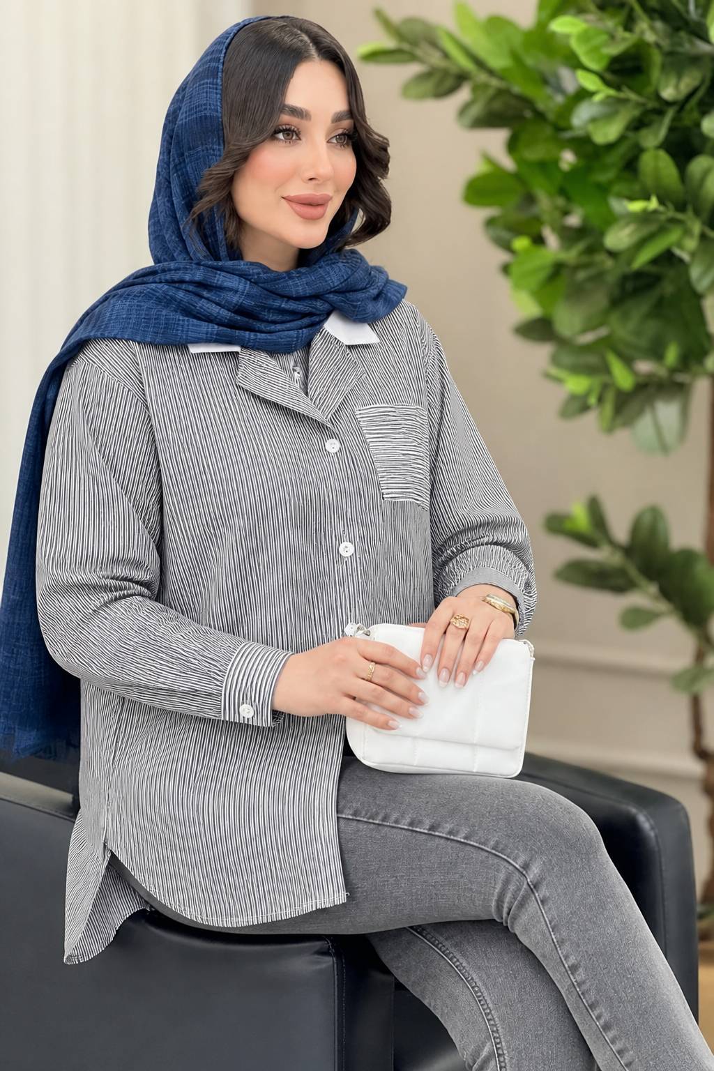 شومیز دیپلمات یقه سفید با تنخوری شیک